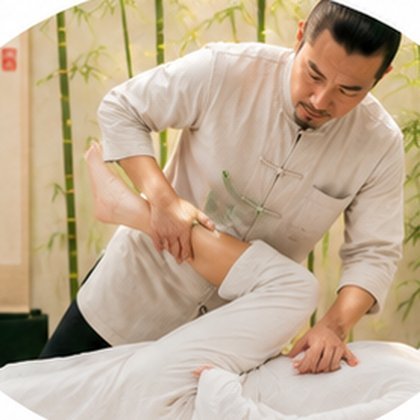 Chinese therapeutic massage Tuina