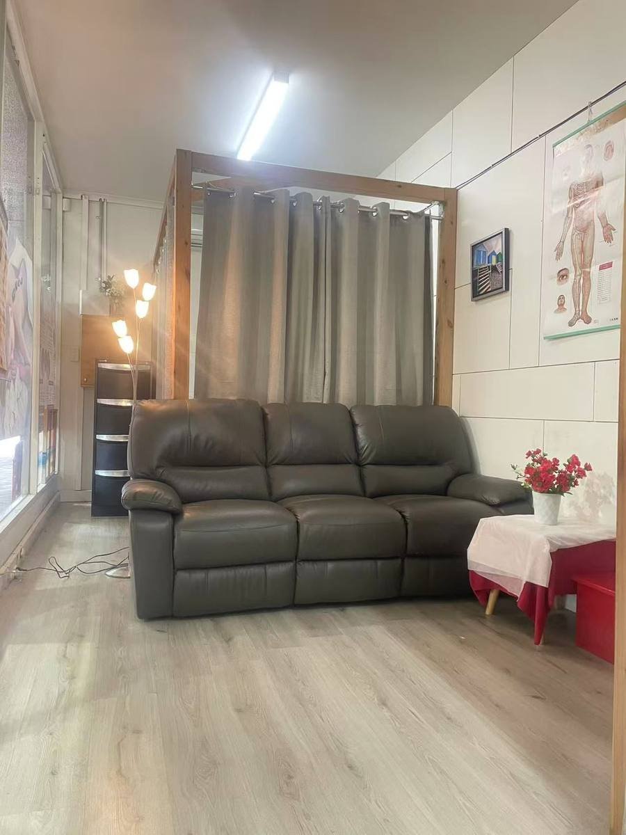 DDS Chinese Massage Torquay private treatment room